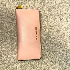 Pink Michael Kors Wallets